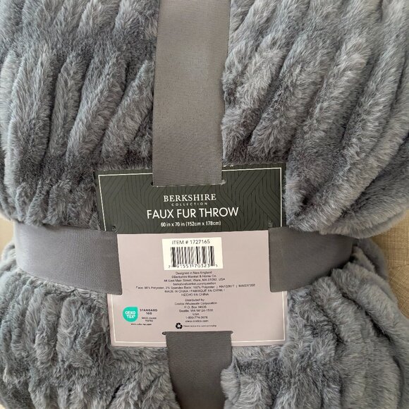 Brand New Berkshire Collection Faux Fur Throw Blanket Gray – 60 x 70 inches - Picture 2 of 2